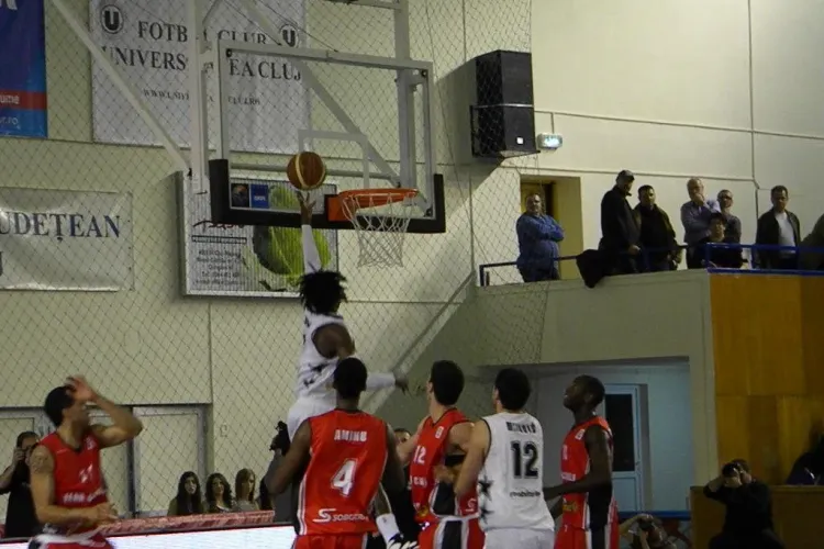 U Mobitelco - Asesoft Ploiesti 77 - 67! Clujenii au castigat in urma unui final incendiar