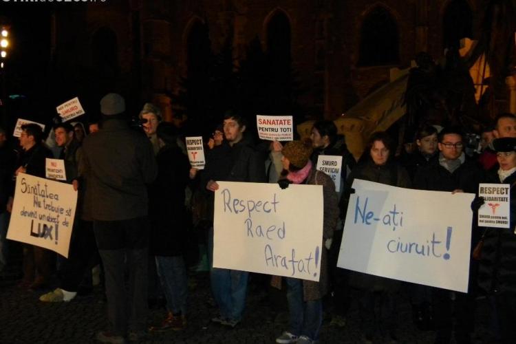 Clujenii protesteaza sambata de la ora 14.00, in Piata Unirii, pentru sustinerea lui Raed Arafat