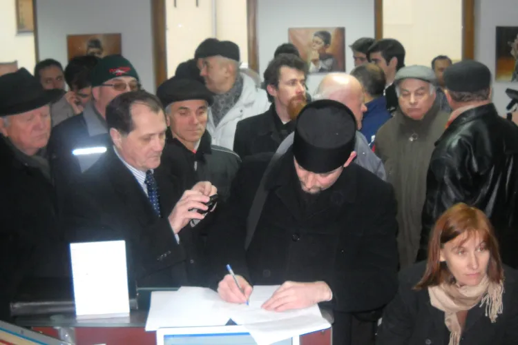 Mars impotriva crematoriului din Manastur! 300 de oameni au iesit in strada la un protest Galerie FOTO