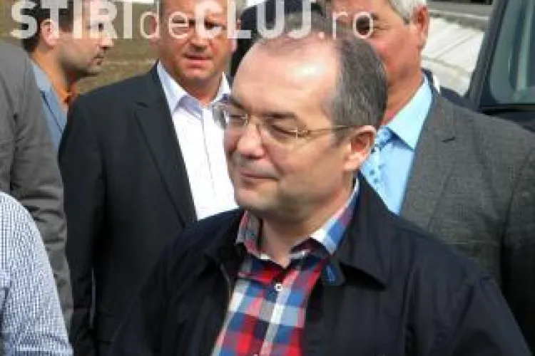 Boc: Dialogul este solutia, nu caramizile in stanga si in dreapta