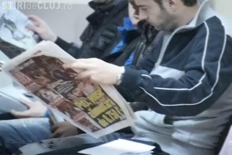 Jucatorii U Cluj, la vizita medicala: Au citit tabloide si s-au jucat pe smartphone VIDEO