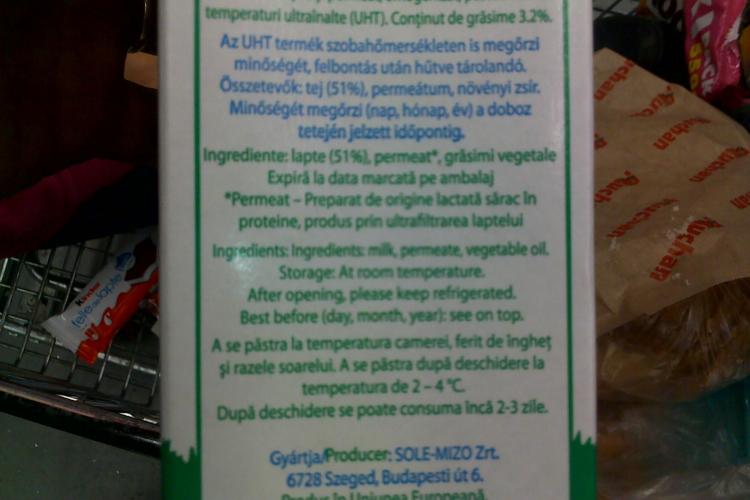 Auchan vinde in supermarketul din Cluj-Napoca o bautura de calitate inferioara in loc de lapte. Vezi dovada- FOTO