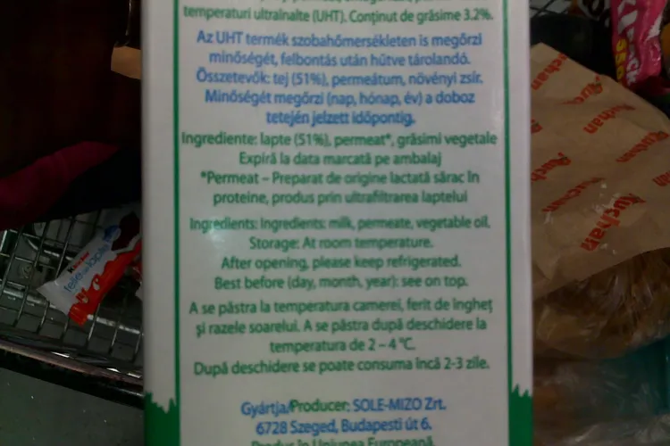 Auchan vinde in supermarketul din Cluj-Napoca o bautura de calitate inferioara in loc de lapte. Vezi dovada- FOTO