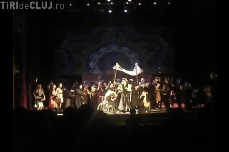 Artistii de la Opera Romana din Cluj au imbracat uniforme SMURD la spectacolul "Nabucco 12" VIDEO