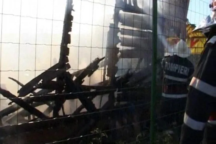 Incendiu la biserica din Vad dupa ce s-a aprins o grinda de la acoperis VIDEO