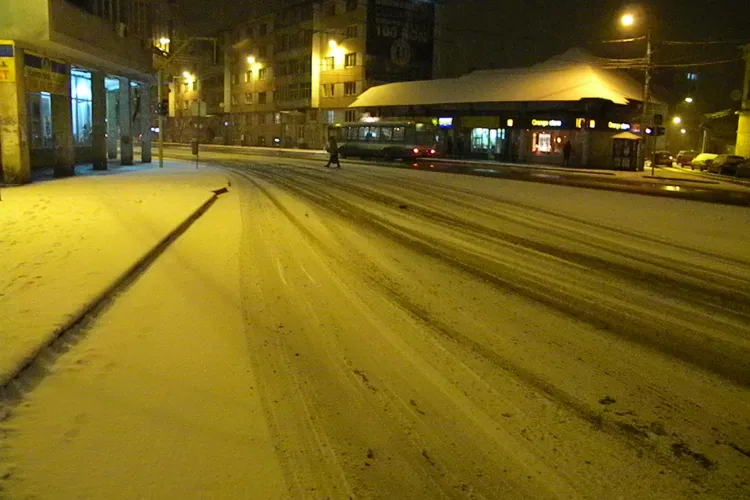 Ninge puternic la Cluj-Napoca! Se anunta o noapte grea FOTO