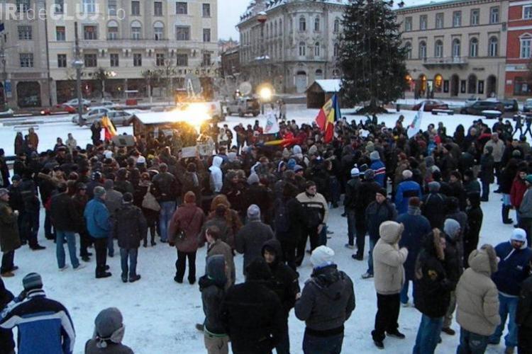 Protestatarii anti Basescu s-au dus in Hasdeu dupa studenti! Jandarmii nu au intervenit