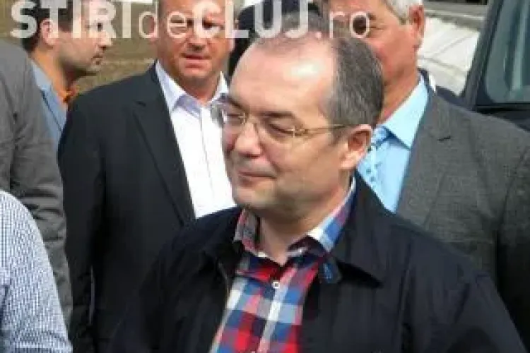 Guvernul nu poate promite cresterile salariilor, sustine Boc