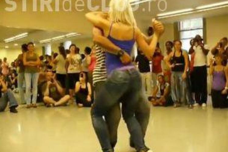 Asa se danseaza in Brazilia! Vezi un film care a devenit viral pe internet VIDEO
