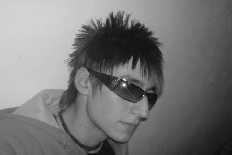 Studentul Adrian Gavrilescu, care s-a spanzurat in caminul din Marasti, se iubea cu o patroana, care l-a parasit