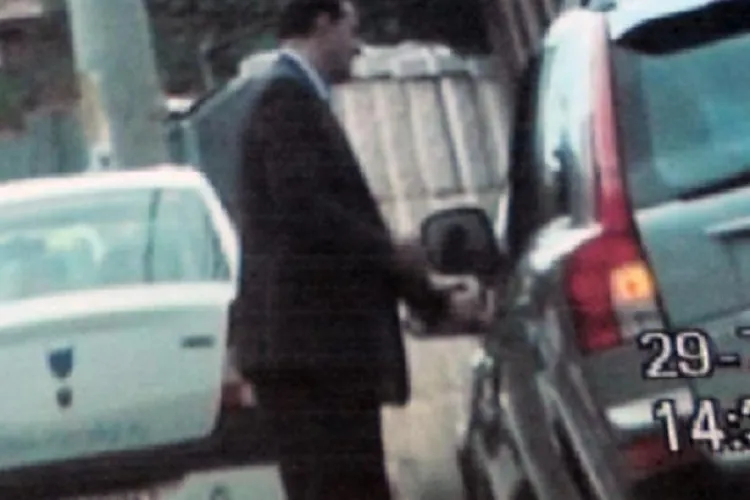 Vezi cum era filat Sorin Apostu de procurorii DNA Cluj! FOTO de la dosar