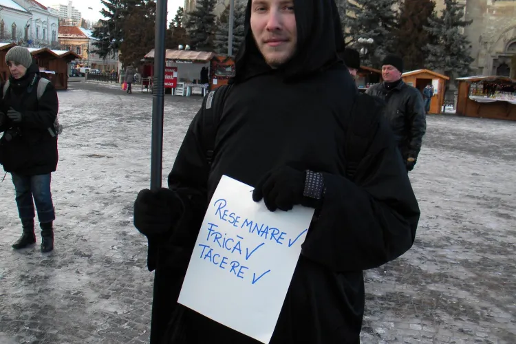 Calaul lui Basescu si a sistemului corupt isi asteapta "victimele" in Piata Unirii VIDEO si FOTO