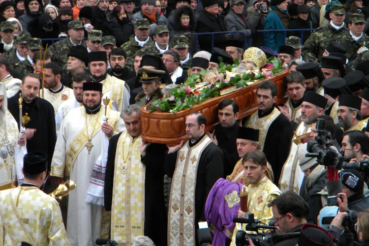 Parastasul la un an de la moartea mitropolitului Bartolomeu incepe la ora 12.00