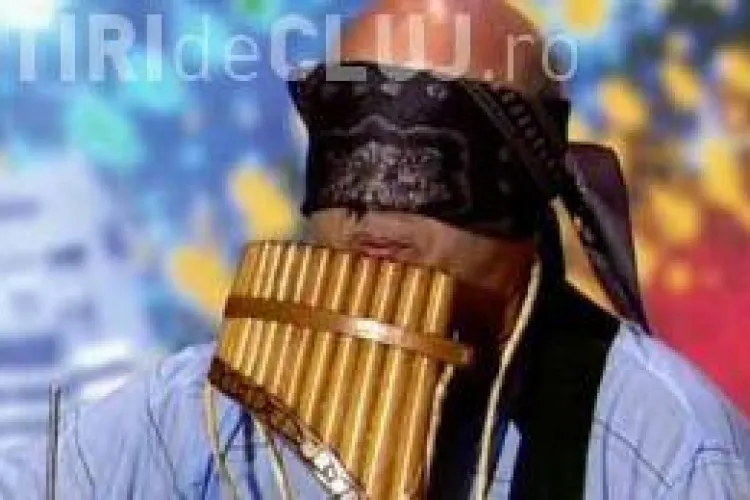 Video INCREDIBIL la "Romanii au talent"! Barbatul orchestra, care canta legat la ochi