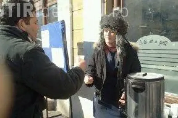 Ceai cald distribuit clujenilor in patru locatii FOTO