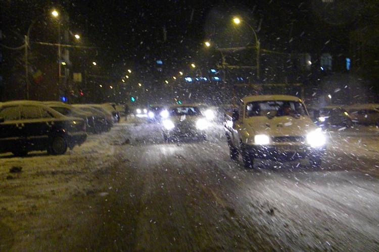 Clujul sub asediul zapezilor! UPDATE: S-a intervenit in oras cu 24 de utilaje FOTO Si VIDEO