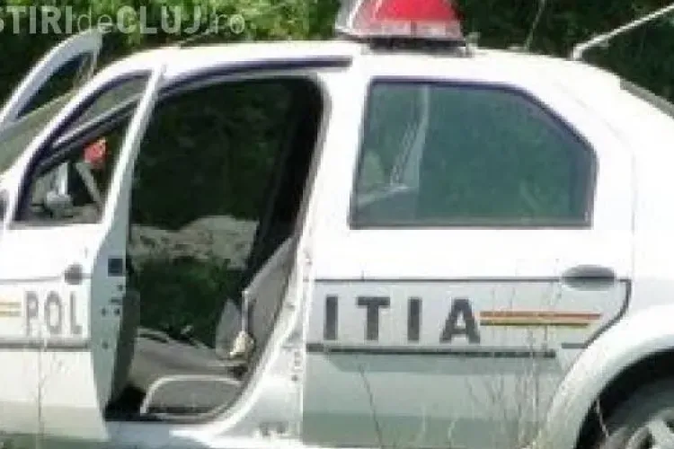 Poza zilei pe Facebook! Politisti care au iesit la gratar cu masina FOTO