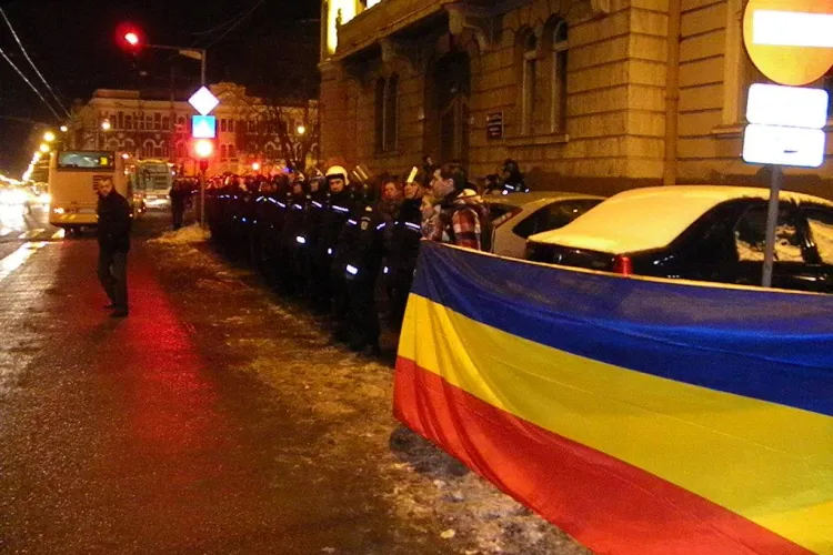 Sindicatele din educatie si sanatate se aduna de la 15.00 in fata Prefecturii Cluj