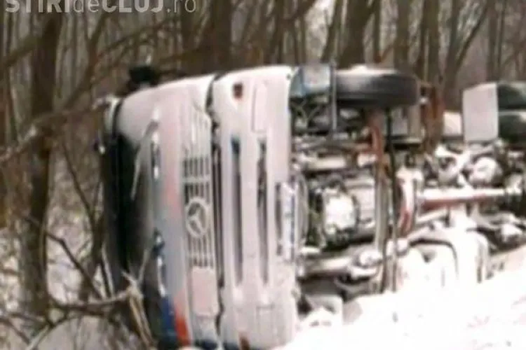 O cisterna s-a rasturnat la Catcau! Soferul a murit. Drumul national este blocat intre Baia Mare si Cluj