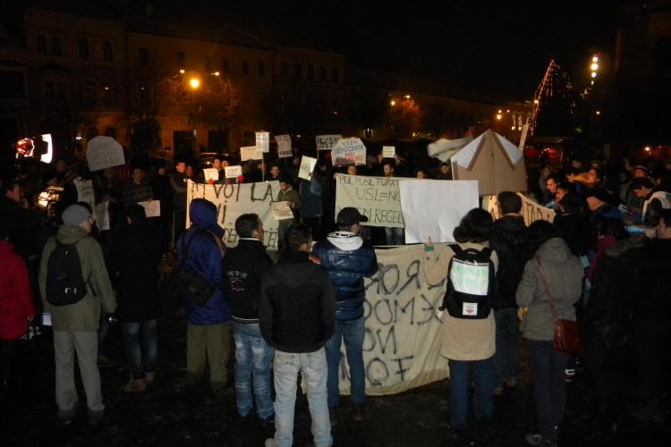 Protestul din Piata Unirii se reia sambata, 21 ianuarie, de la ora 16.00 FOTO