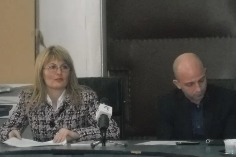 Se vor pune absente la clasa zero, dar nu se vor da note sau calificative