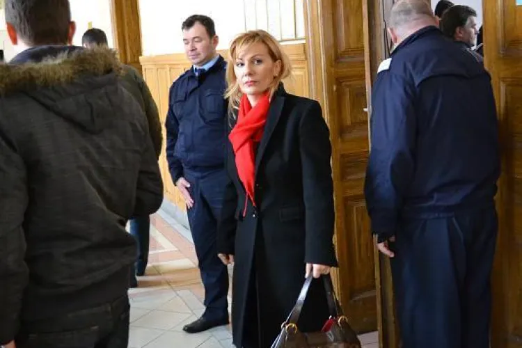 Calin Stoia i-a facut semn iubitei ca vine acasa