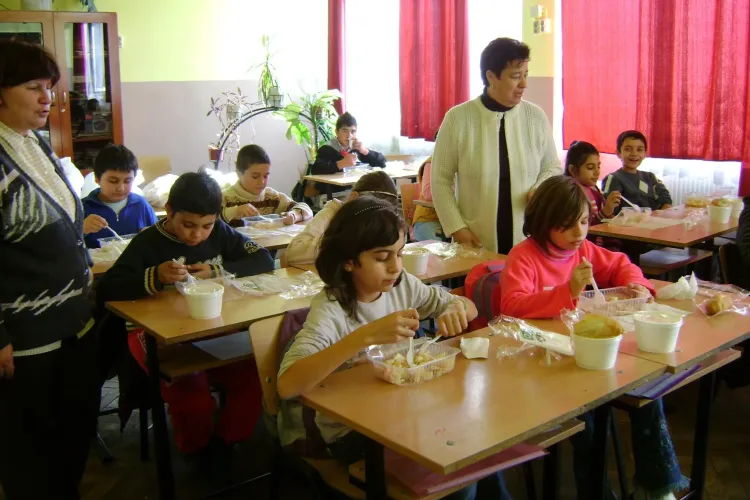 Proiectul european "Impreuna vom reusi" lupta impotriva abandonului scolar in judetele Iasi si Cluj