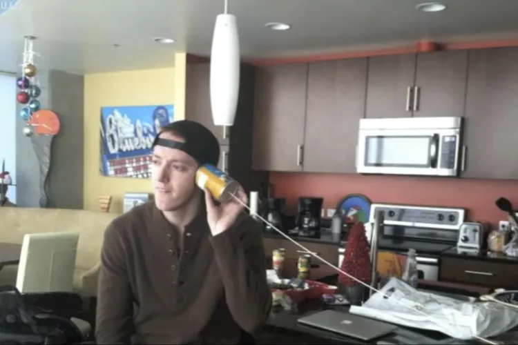 Un tanar a trait trei luni fara Facebook, Twitter si telefonul mobil! VEZI cum s-a descurcat VIDEO