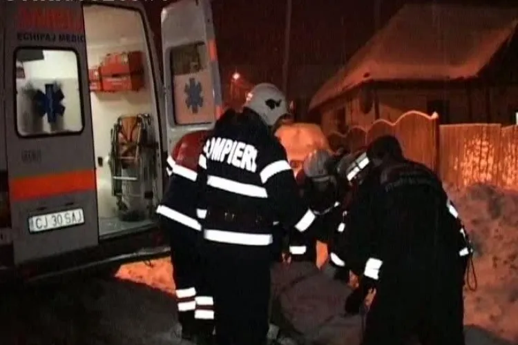 O ambulanta a ramas impotmolita in zapada la Dej FOTO si VIDEO
