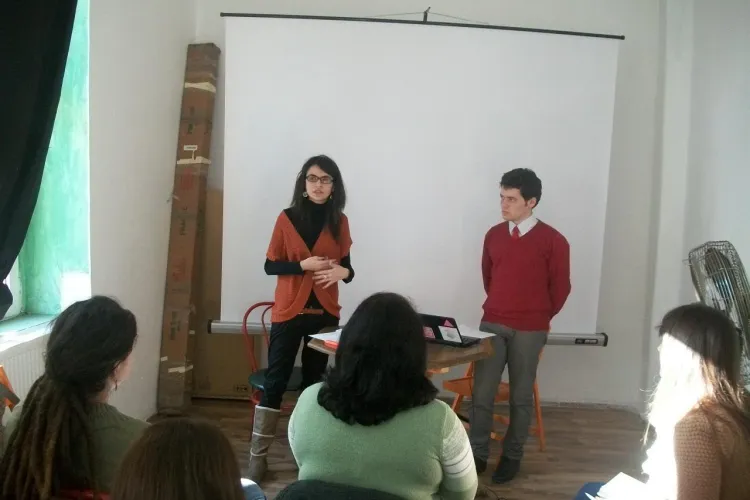 Alegerile studentilor in Senatul UBB ar fi fost fraudate si se reiau: Au fost urne lipite cu scoci si voturi aruncate la gunoi