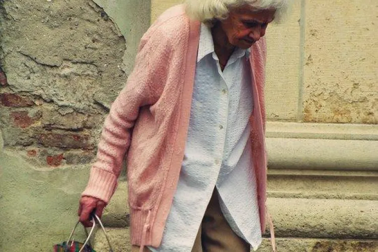 Asistatii sociali, care si-au pierdut ajutoarele pentru ca nu si-au platit taxele la stat, mai au o sansa