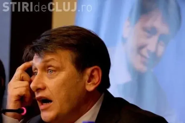 Crin Antonescu despre filmul in care Emil Boc apare dezbracat: L-a filmat un pedelist