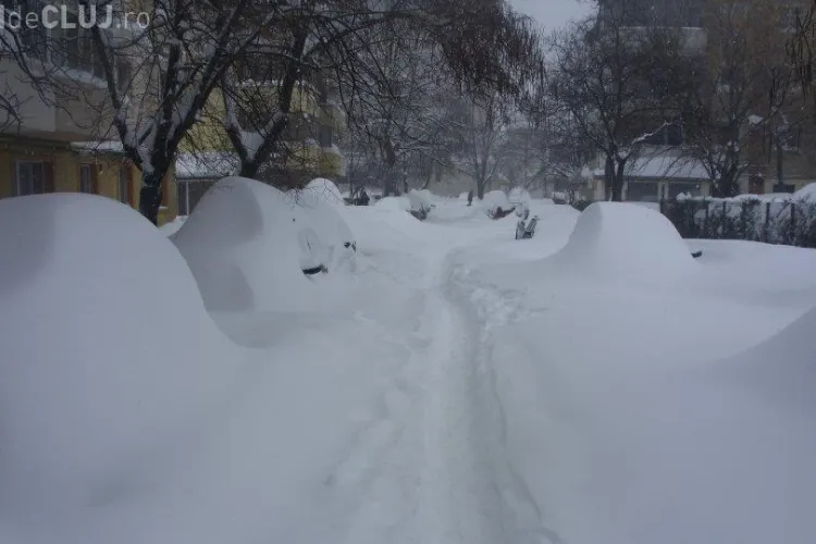 Un oras din Romania este ingropat in zapada! Galerie FOTO