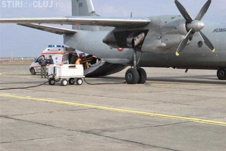 Student de 23 de ani din Cluj cu transplant hepatic, dus in stare grava la Bucuresti cu o aeronava militara