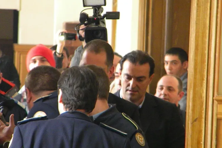 Ce spun specialistii despre demisia lui Apostu: In Cluj nu vor fi alegeri interimare