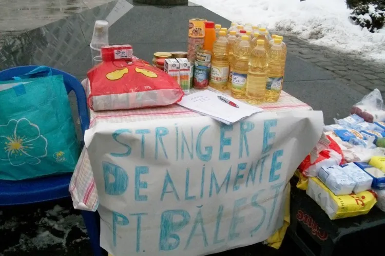 In Piata Mihai Viteazu se strang alimente pentru sinistrati. Mai puteti dona pana la ora 18:00! VIDEO