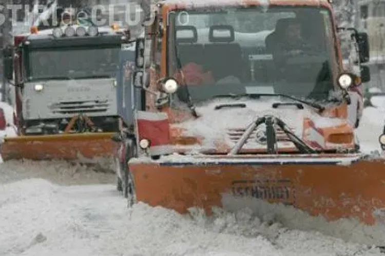 Cluj: Zapada pe drumurile de la Rasca si Rachitele! Drumarii au intrat cu freza