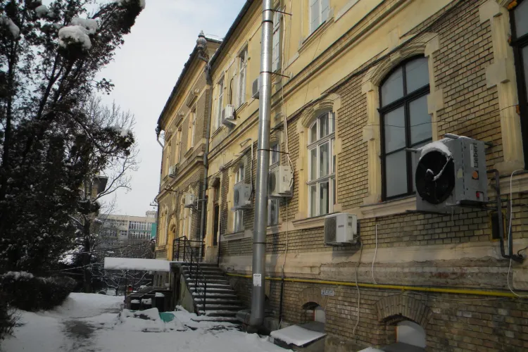 S-a prabusit tavanul unui spital din Cluj-Napoca Galerie FOTO