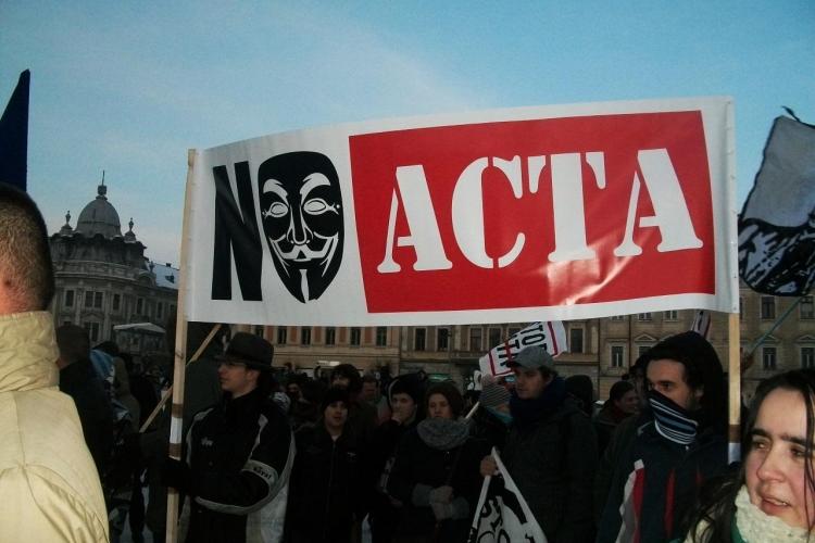 Protestul anti ACTA de la Cluj, transmis pe LIVESTREAM VIDEO