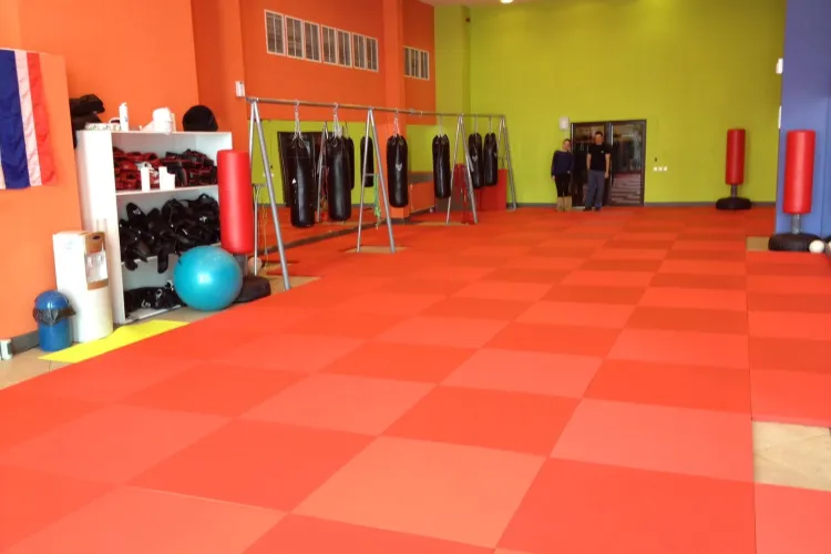 Gimmy are cea mai dotata sala de MMA si box din Cluj! (P)