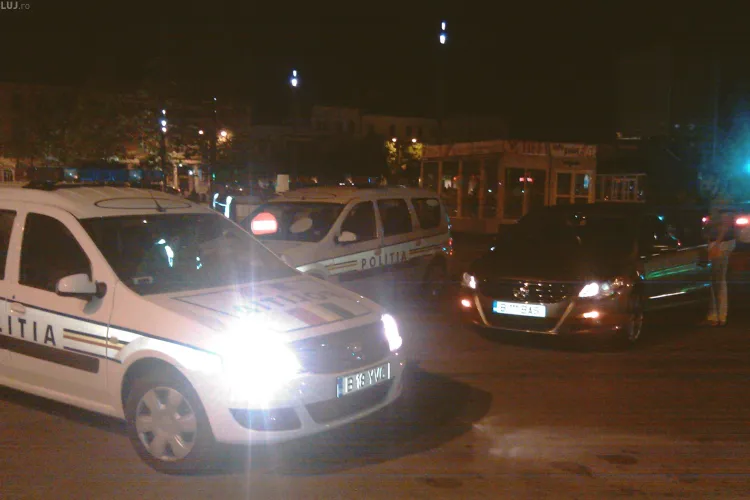 TIFF Cluj  - Joi seara au fost facute ultimele pregatiri pentru marea lansare. Circulatia din Piata Unirii a fost oprita si a fost testat ecranul - VIDEO