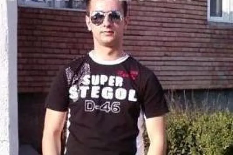 VIDEO - Hacker-ul care a cumparat biletele la meciurile CFR Cluj cu cardurile unor americani a fost retinut pe 29 de zile. Otniel este recidivist