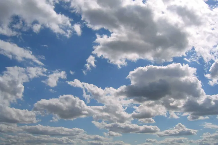 Un nou nor de cenusa vulcanica va ajunge in Romania luni dimineata