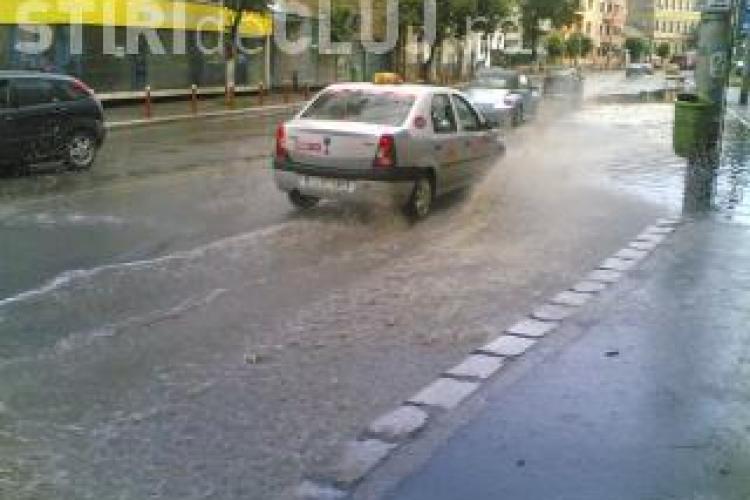 Cod galben de ploi si grindina la Cluj. Cantitatile de apa pot depasi local 30 de litri pe metrul patrat
