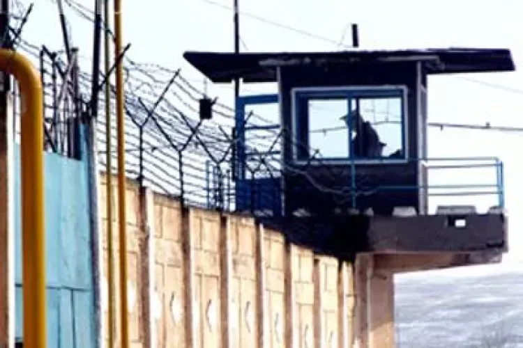 Gardienii din penitenciare vor intra si ei in greva in 31 mai