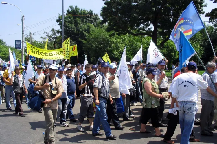 10.000 de sindicalisti clujeni ies miercuri in strada