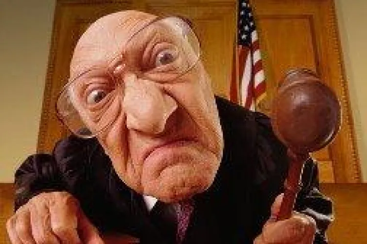 Monica Macovei : Fostii magistrati au pensii si de peste 5000 euro/luna