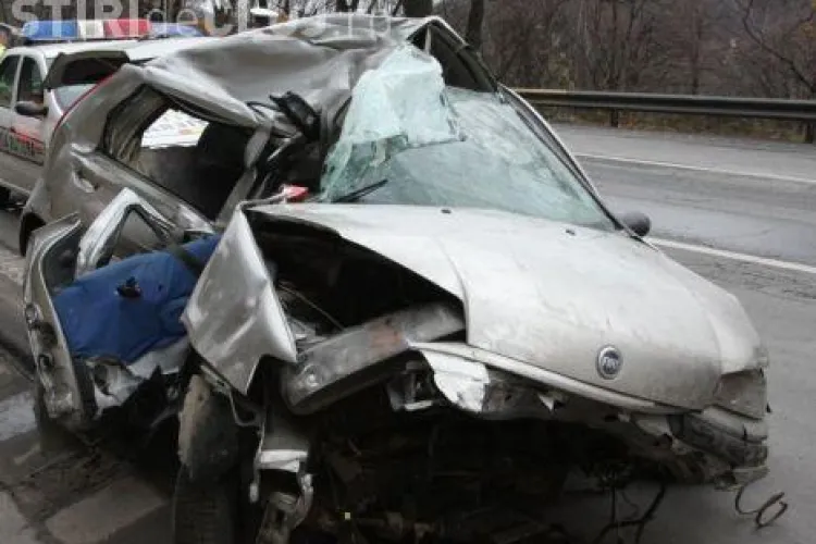 Accident pe Autostrada Transilvania! Un sofer si-a distrus masina in proportie de 80% dupa ce a intrat intr-un parapet