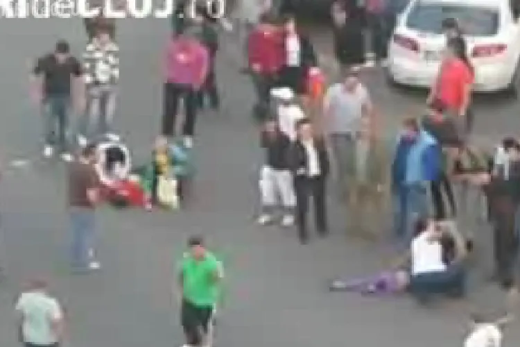 VIDEO - Accidentul grav din fata Bibliotecii "Octavian Goga", soldat cu ranirea grava a doua fetite a fost filmat de un clujean 