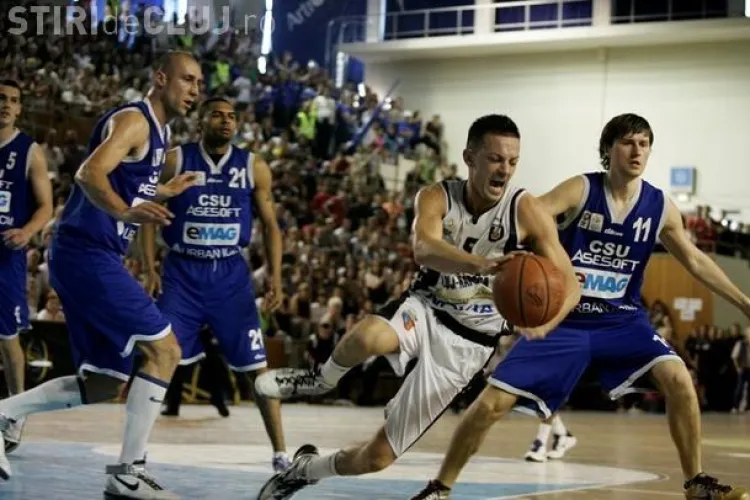 Meci interzis cardiacilor la Sala Sporturilor. "U" Mobitelco Cluj pierde in fata CSU Ploiesti si al doilea meci al finalei - 111-113